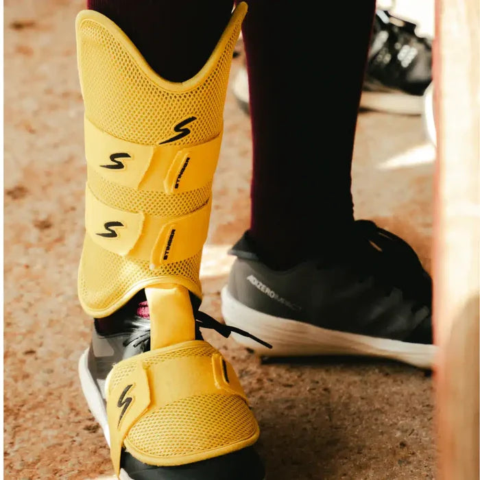 Stinger Select Leg Guard — Player Gear